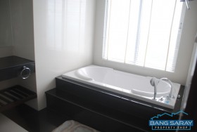 La Royale Beachfront Condominium For Sale - 2 Bedrooms Condo For Sale In Na-Jomtien, Na Jomtien