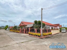 Single House Corner Plot For Sale With Large Land Plot - 3 Bedrooms House For Sale In Bang Saray, Na Jomtien